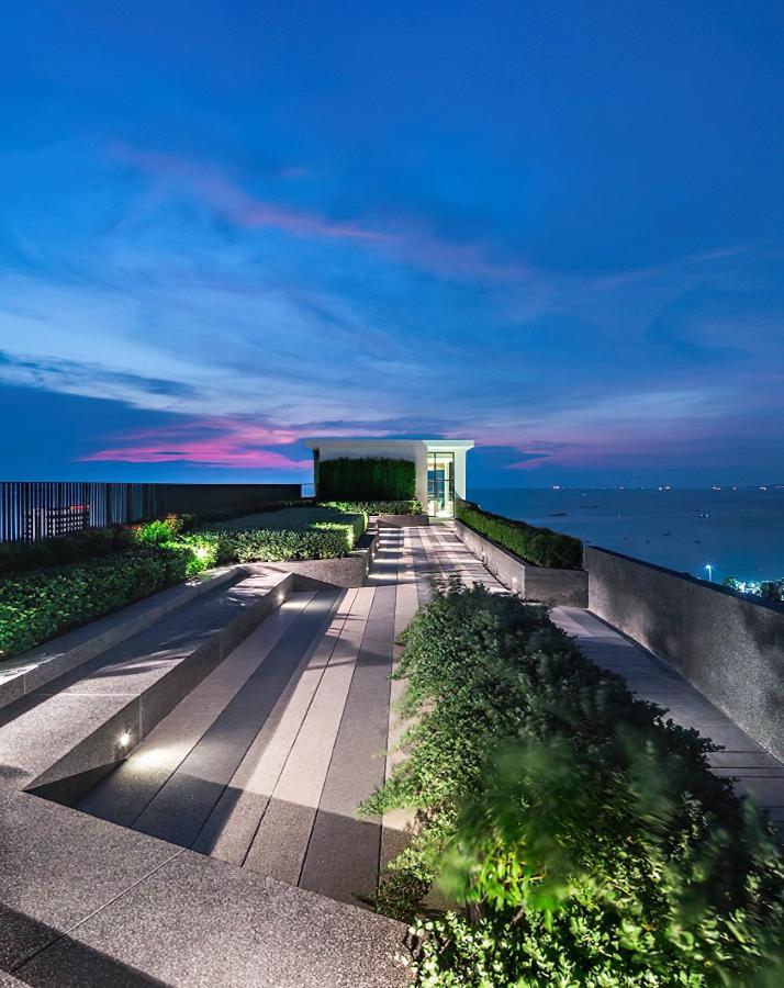 Pool & Great Location * Pattaya