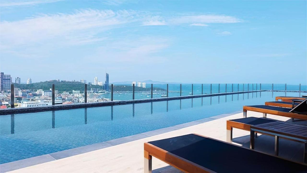 Pool & Great Location Apartment *